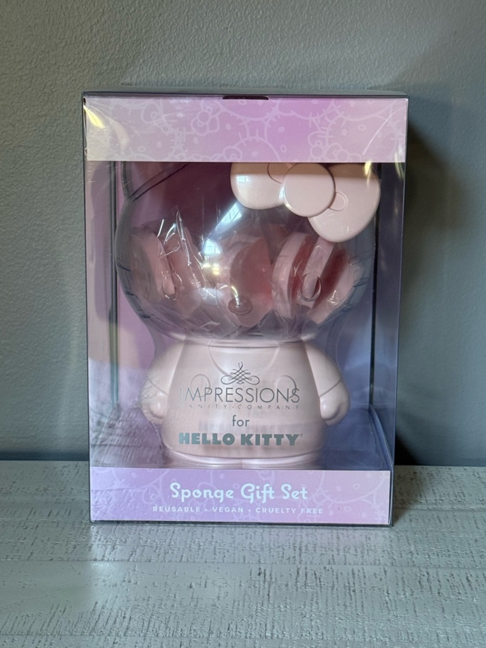 IMPRESSIONS Hello Kitty Pink Vanity Lounge Gift Set Bundle - Picture 3 of 5